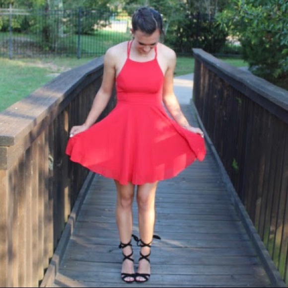 Lulu’s red dress - Picture 2 of 3